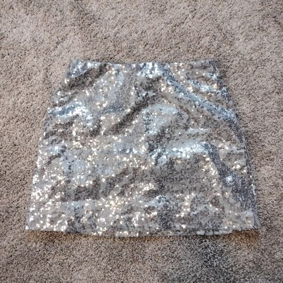 Tipsy Elves Silver Sequin Pencil Zip Up Mini Skirt Sz M - Picture 1 of 6